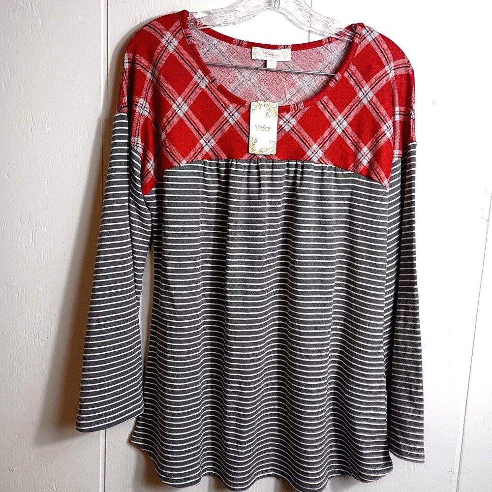 Weekend Suzanne Betro Gray Striped Womens L Red Plaid Shoulder Top Christmas